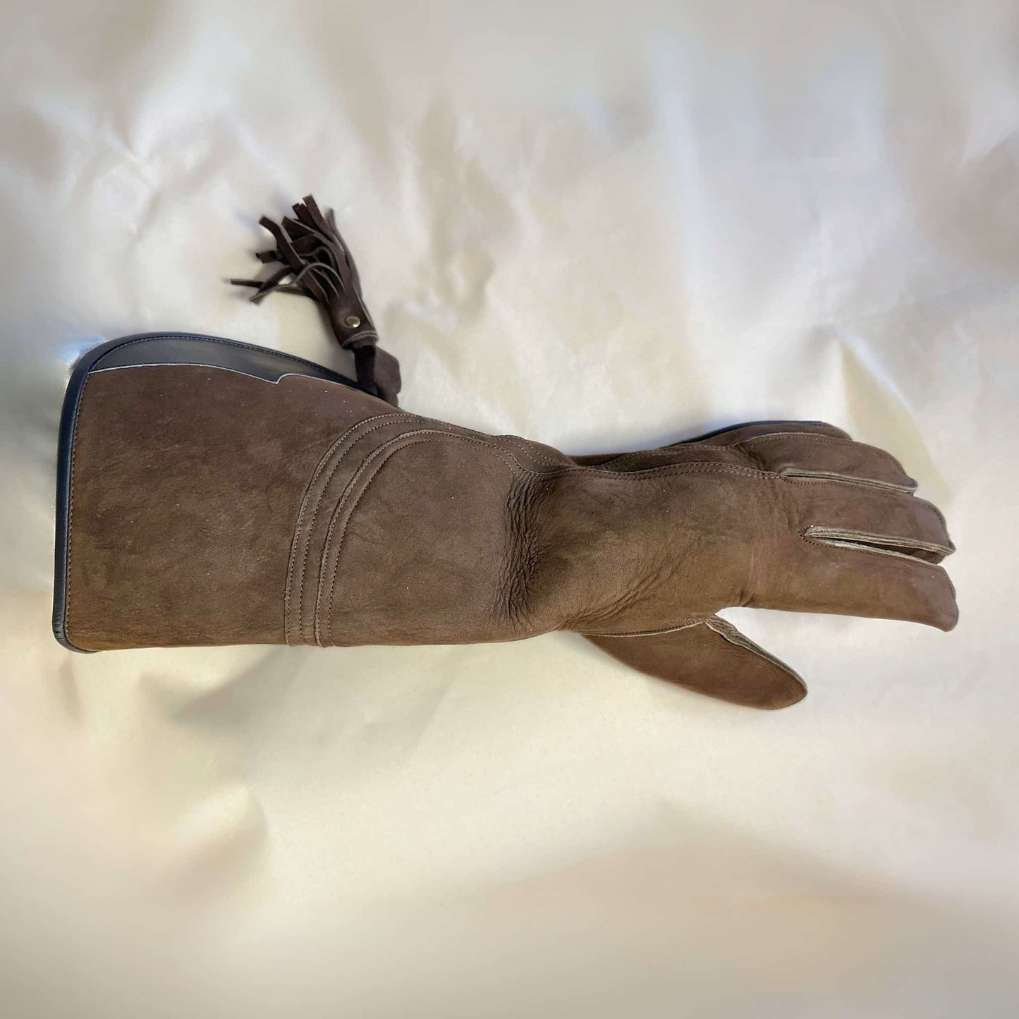 An Eagle Full-Cuff long falcon gauntlet made with Calf Leather looking at the back of the hand.